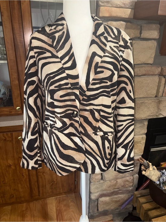 Chico's Jackets & Blazers - Chicos size 1 size medium black tan & gold zebra pattern jacket fully lined